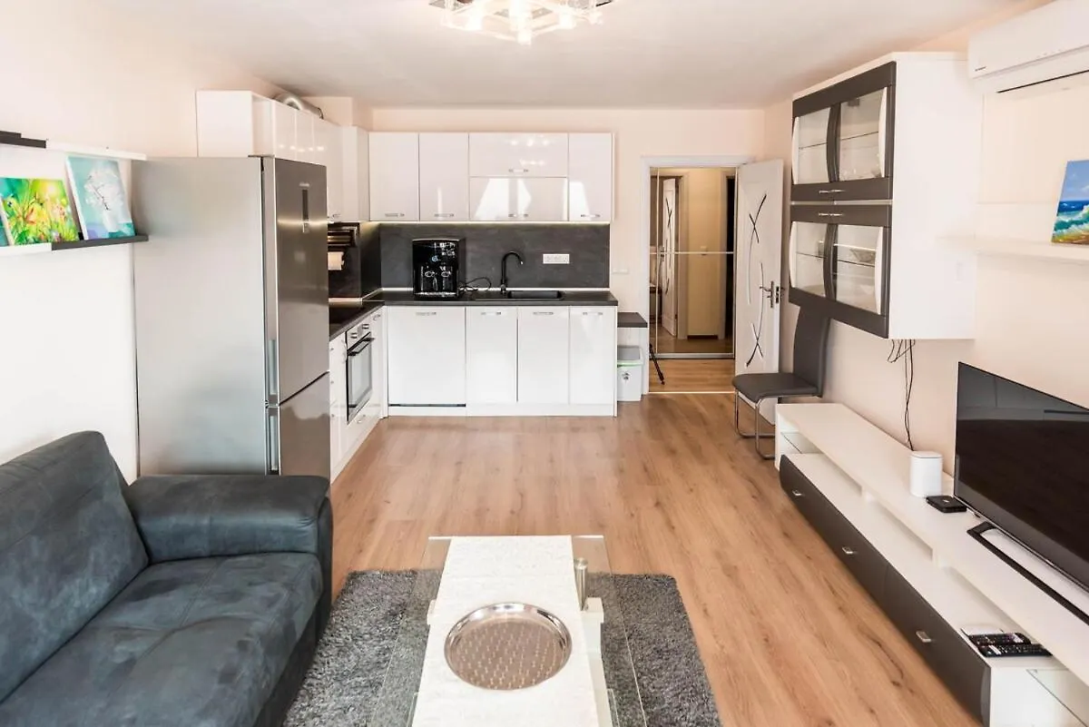 One Bedroom Apartment In Amelia Kabakum 바르나