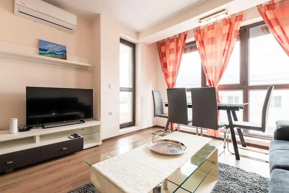 One Bedroom Apartment In Amelia Kabakum 바르나 0*,