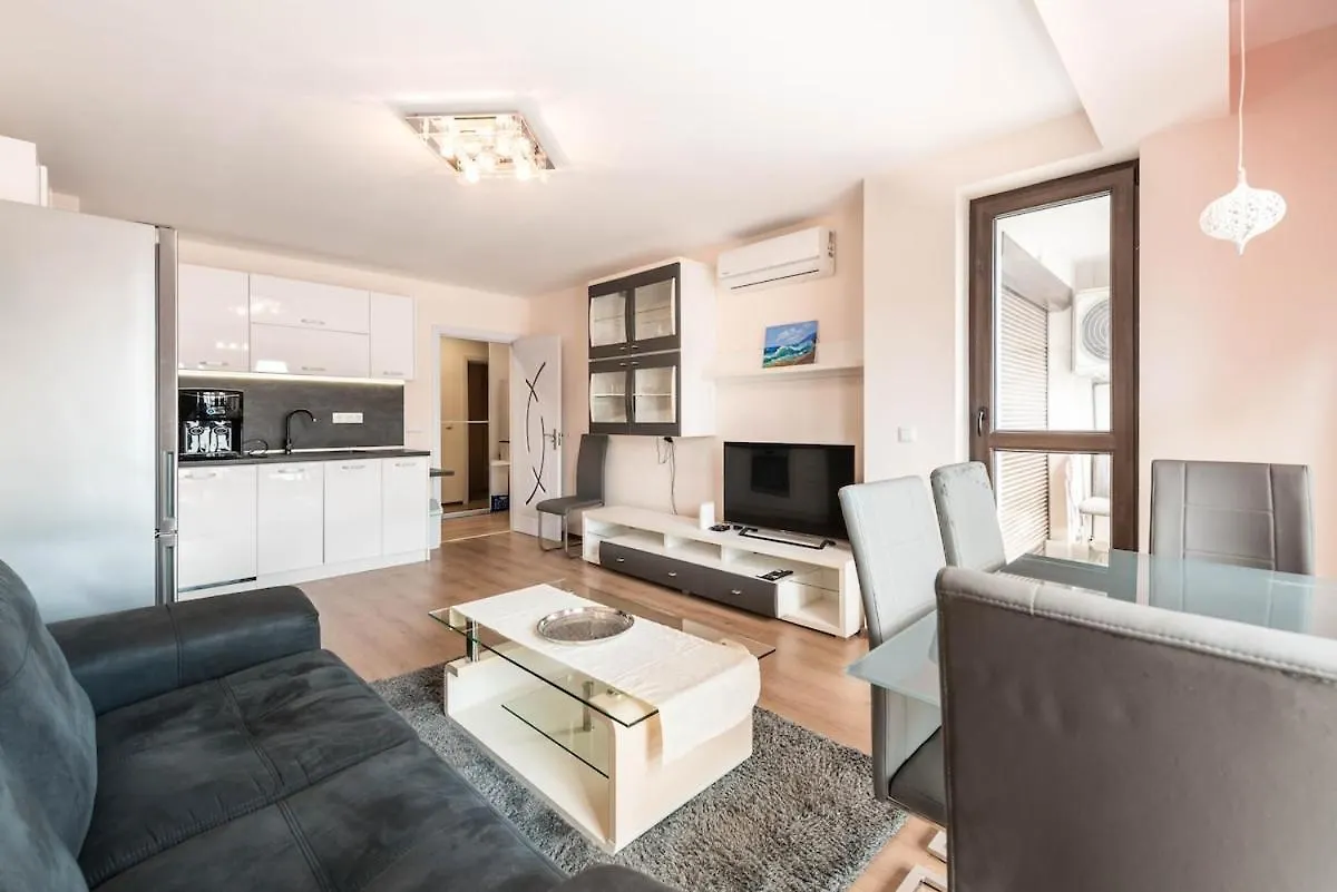 One Bedroom Apartment In Amelia Kabakum 바르나 0*,  불가리아