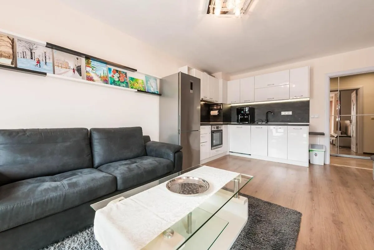 One Bedroom Apartment In Amelia Kabakum 바르나